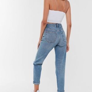 BDG High Rise Mom Jean Light Wash 25